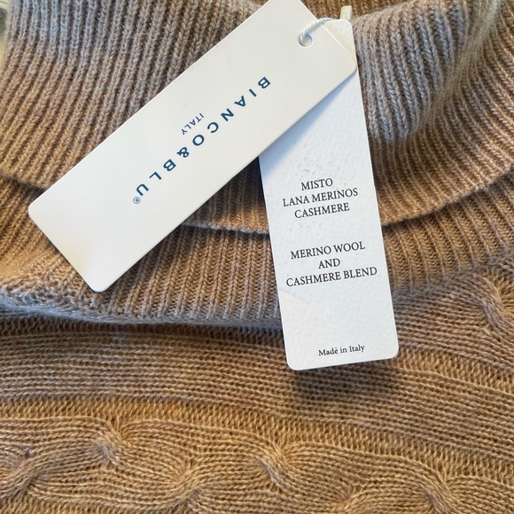 NWT Bianco & Blu Women’s Sweater Size Medium - Picture 3 of 7